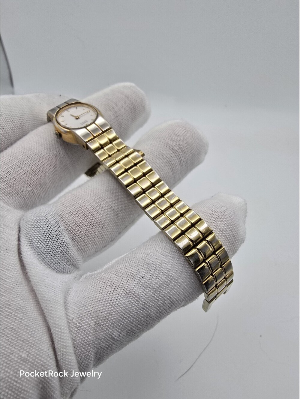 Seiko Quartz Ladies Oval White Dial Two Tone Bracelet Dress Watch 1N00-0A68 - Picture 4 of 13